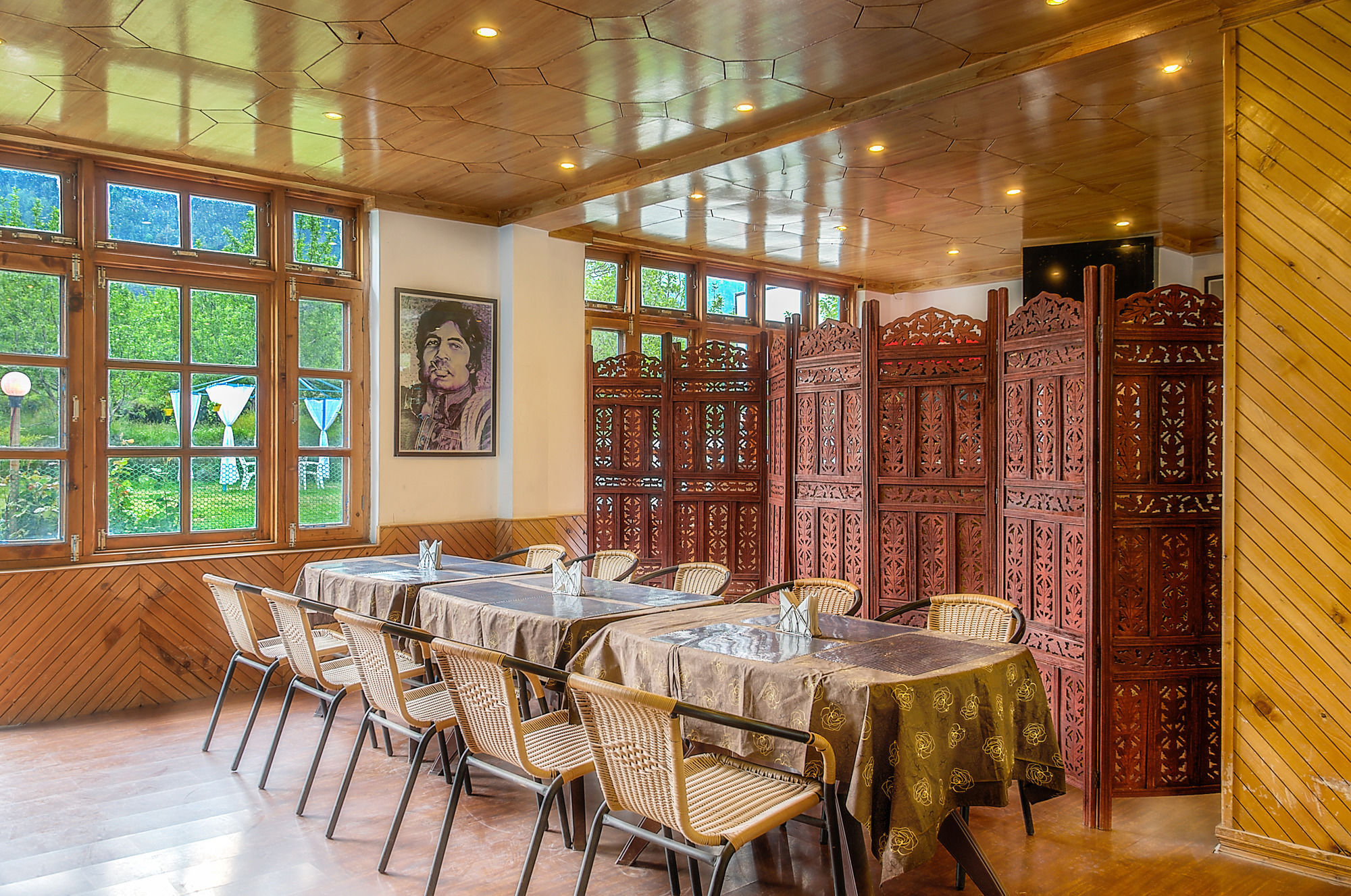 Treebo Trend Celebriti Manali Hotel Vashist Kültér fotó